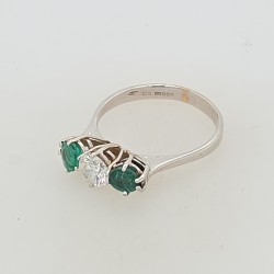 Pre Owned 18ct White Gold Emerald and Diamond Ring ZB401